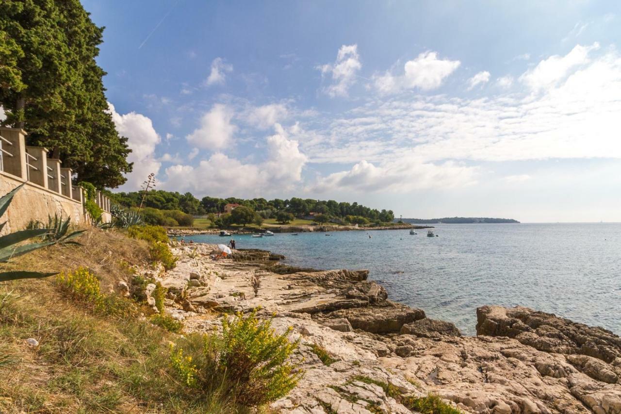 Apartments Tonka Near Beach And Sea Pula Buitenkant foto