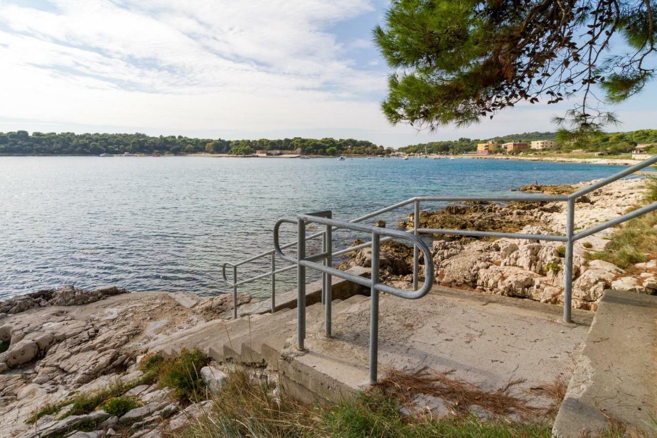 Apartments Tonka Near Beach And Sea Pula Buitenkant foto